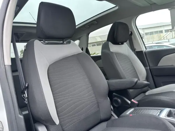 Citroën C4 Picasso 2015 - 9250 EUR, 160000 km - AUTO.MOTO.pt - 160000km - foto 61 de 68