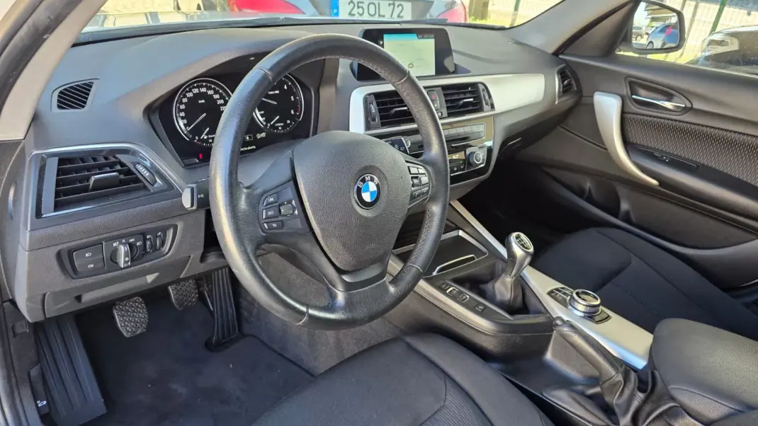 BMW 116 2017 - 15890 EUR, 152000 km - 152000km - foto 17 de 33