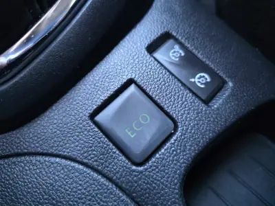 Renault Captur 2016 - 11990 EUR, 118000 km - AUTO.MOTO.pt - 118000km - foto 28 de 32