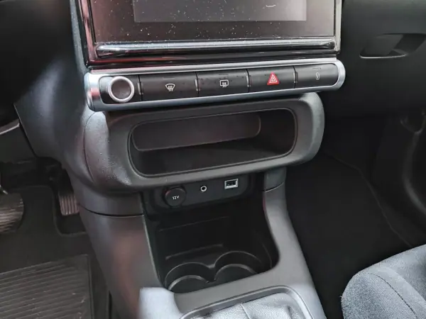 Citroën C3 2017 - 10900 EUR, 99000 km - AUTO.MOTO.pt - 99000km - foto 13 de 19
