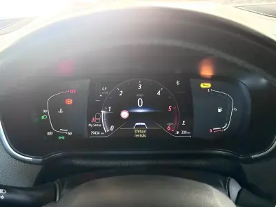 Renault Mégane 2021 - 17900 EUR, 79434 km - AUTO.MOTO.pt - 79434km - foto 19 de 26