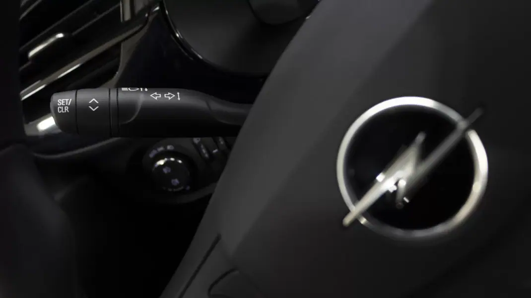 Opel Corsa 2025 - 16450 EUR, 8000 km - AUTO.MOTO.pt - 8000km - foto 20 de 33