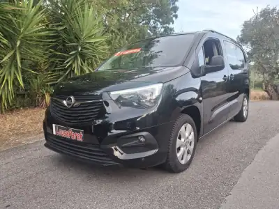 Opel Combo 2020 - 19250 EUR, 79784 km - AUTO.MOTO.pt - 79784km - foto 7 de 21