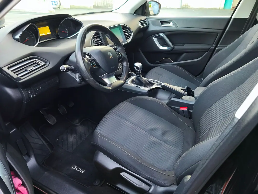 Peugeot 308 SW 2014 - 8500 EUR, 216000 km - 216000km - foto 3 de 4