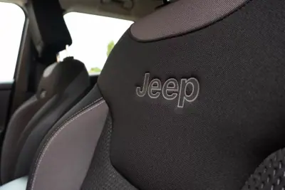 Jeep Renegade 2022 - 20950 EUR, 100930 km - AUTO.MOTO.pt - 100930km - foto 22 de 25