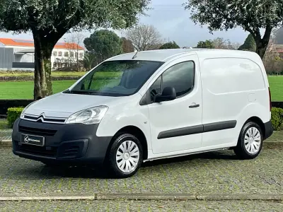 Citroën Berlingo 1.6 HDI IVA Dedutível 2019 - 10900 EUR, 142000 km - AUTO.MOTO.pt - 142000km - foto 2 de 36