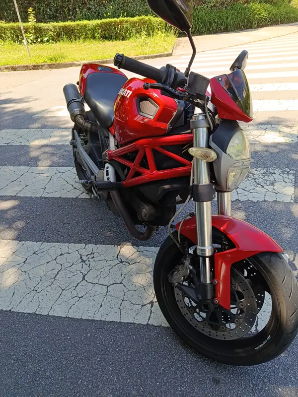 Ducati Monster 696 2009 - 4500 EUR, 38600 km - AUTO.MOTO.pt - 38600km - foto 5 de 6