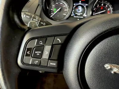 Jaguar F-Type 2018 - 46000 EUR, 64300 km - AUTO.MOTO.pt - 64300km - foto 105 de 135