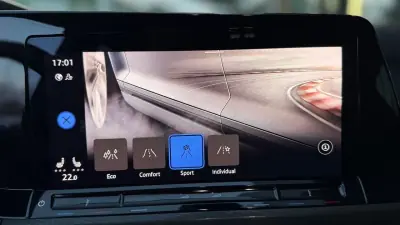 Volkswagen Golf 2021 - 39900 EUR, 55600 km - AUTO.MOTO.pt - 55600km - foto 10 de 26