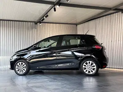 Renault Zoe 2020 - 16500 EUR, 105000 km - AUTO.MOTO.pt - 105000km - foto 9 de 34