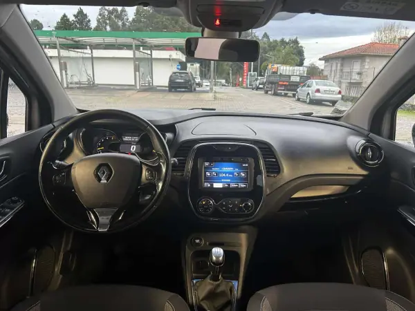 Renault Captur 2014 - 12250 EUR, 184000 km - AUTO.MOTO.pt - 184000km - foto 8 de 14