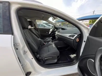 Renault Mégane Sport Tourer 2012 - 6950 EUR, 227000 km - AUTO.MOTO.pt - 227000km - foto 17 de 36