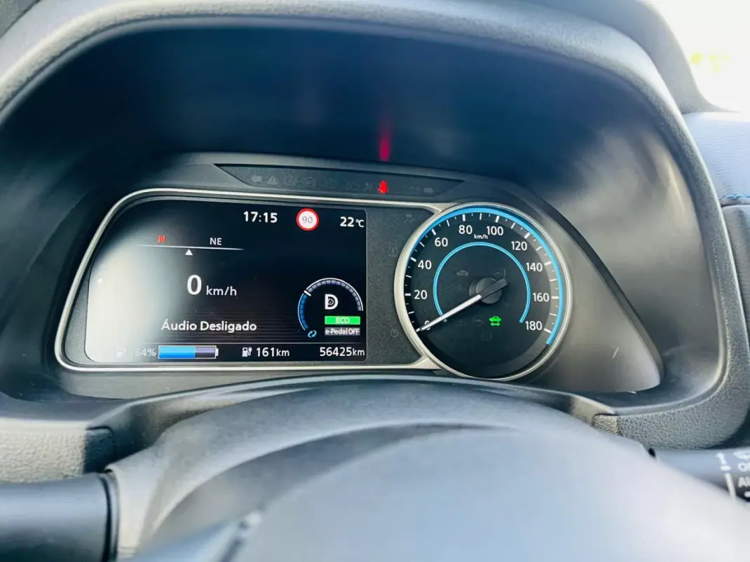 Nissan Leaf 2019 - 14750 EUR, 56425 km - AUTO.MOTO.pt - 56425km - foto 39 de 40