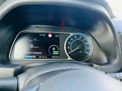 Nissan Leaf 2019 - 14750 EUR, 56425 km - AUTO.MOTO.pt - 56425km - foto 39 de 40