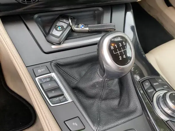 BMW 520 2011 - 14990 EUR, 250000 km - AUTO.MOTO.pt - 250000km - foto 14 de 28