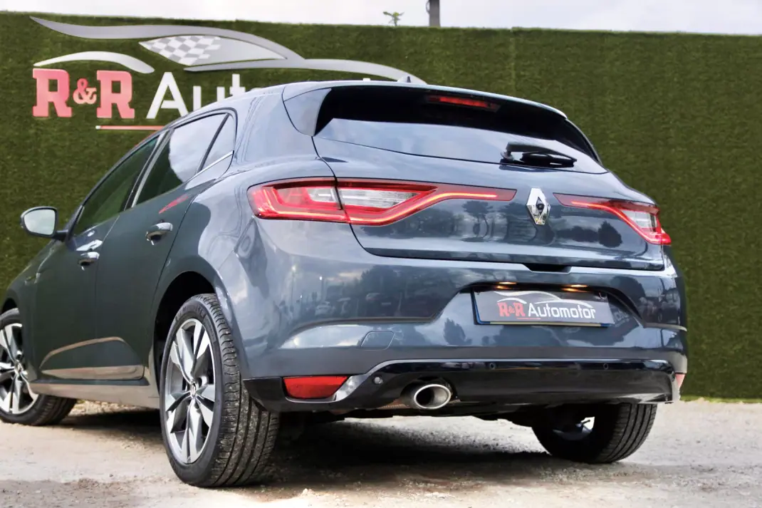 Renault Mégane 2019 - 13990 EUR, 167000 km - AUTO.MOTO.pt - 167000km - foto 9 de 33