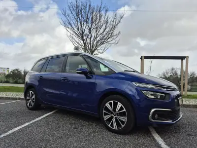 Citroën C4 Grand Picasso 2018 - 11250 EUR, 210602 km - AUTO.MOTO.pt - 210602km - foto 4 de 13