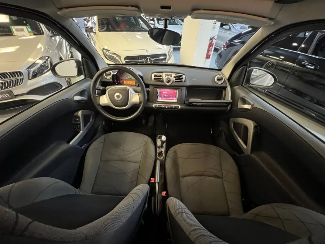 Smart Fortwo Cabrio 2013 - 6990 EUR, 95000 km - AUTO.MOTO.pt - 95000km - foto 7 de 41