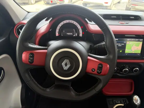 Renault Twingo 2015 - 8990 EUR, 146658 km - AUTO.MOTO.pt - 146658km - foto 12 de 12