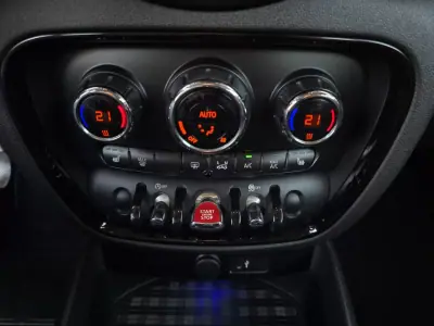 MINI Clubman 2018 - 15990 EUR, 184000 km - AUTO.MOTO.pt - 184000km - foto 27 de 42