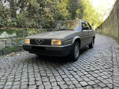 Alfa Romeo 90 1988 - 18900 EUR, 27700 km - AUTO.MOTO.pt - 27700km - foto 47 de 60