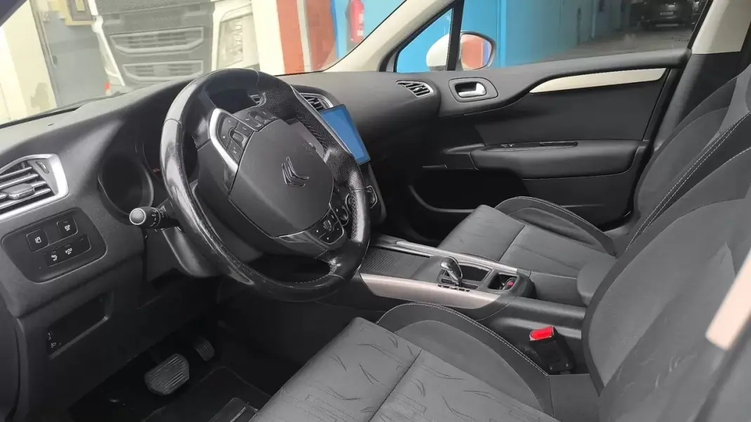 Citroën C4 2012 - 8900 EUR, 180000 km - AUTO.MOTO.pt - 180000km - foto 24 de 24