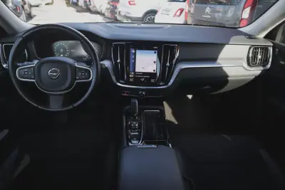 Volvo V60 2021 - 28880 EUR, 99862 km - AUTO.MOTO.pt - 99862km - foto 2 de 35