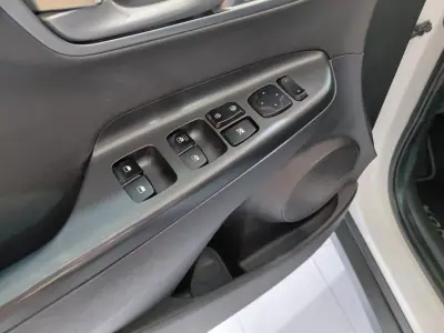 Hyundai Kauai 2019 - 18800 EUR, 99000 km - AUTO.MOTO.pt - 99000km - foto 13 de 26
