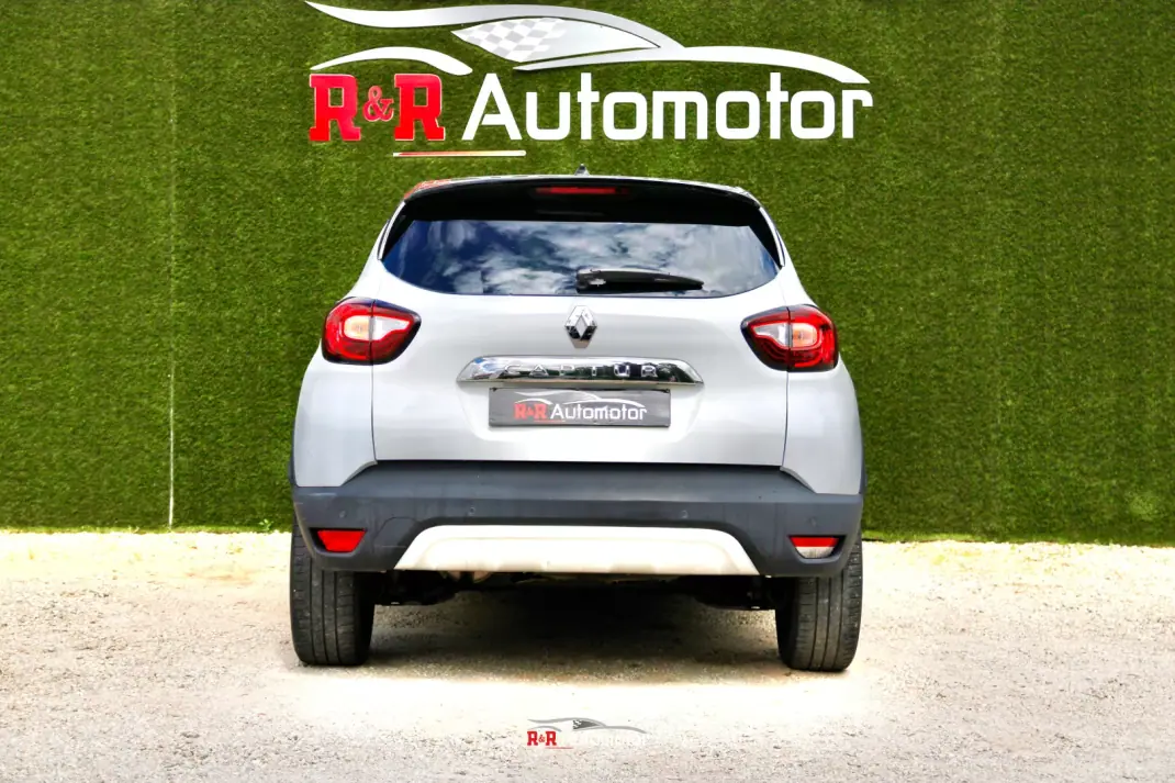 Renault Captur 2019 - 14800 EUR, 98000 km - AUTO.MOTO.pt - 98000km - foto 8 de 27