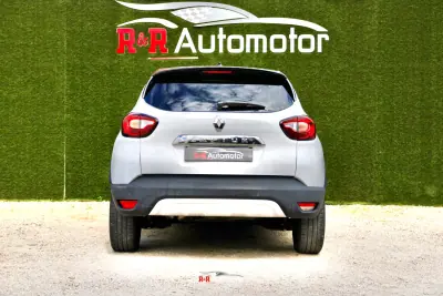 Renault Captur 2019 - 14800 EUR, 98000 km - AUTO.MOTO.pt - 98000km - foto 8 de 27