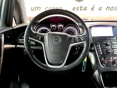 Opel Astra 2010 - 7500 EUR, 194859 km - AUTO.MOTO.pt - 194859km - foto 17 de 22