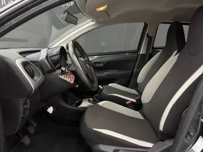Toyota Aygo 2018 - 10450 EUR, 62569 km - AUTO.MOTO.pt - 62569km - foto 17 de 35