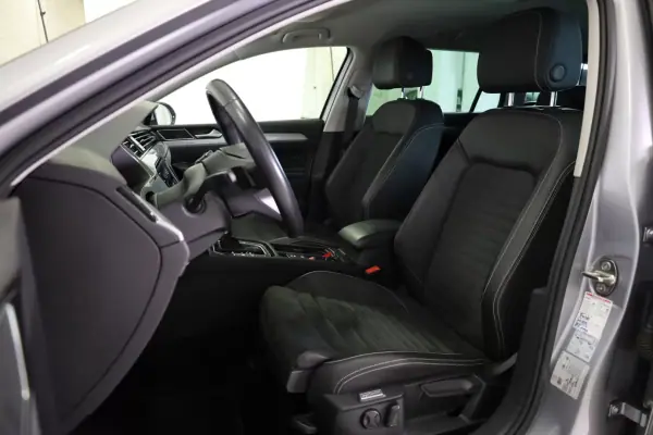 Volkswagen Passat Variant 2021 - 25990 EUR, 70682 km - AUTO.MOTO.pt - 70682km - foto 24 de 53