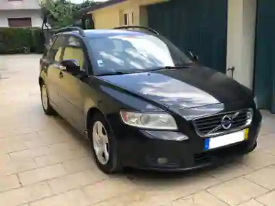 Volvo V50 2011 - 4750 EUR, 311000 km - AUTO.MOTO.pt - 311000km - foto 2 de 10