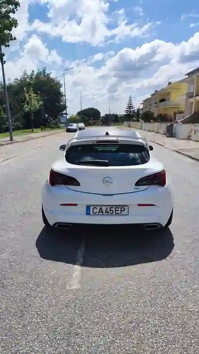 Opel Astra GTC 2016 - 22490 EUR, 92000 km - AUTO.MOTO.pt - 92000km - foto 2 de 15