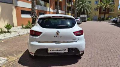 Renault Clio 2017 - 9780 EUR, 128000 km - AUTO.MOTO.pt - 128000km - foto 7 de 12