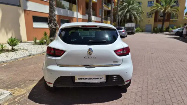 Renault Clio 2017 - 9780 EUR, 128000 km - AUTO.MOTO.pt - 128000km - foto 7 de 12