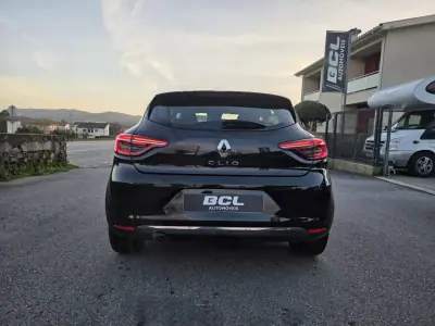 Renault Clio 2022 - 14500 EUR, 104000 km - AUTO.MOTO.pt - 104000km - foto 8 de 43