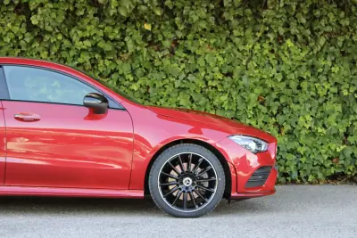 Mercedes-Benz CLA 250 2023 — foto 5 de 20