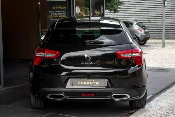 Citroën DS5 2013 - 8900 EUR, 242219 km - AUTO.MOTO.pt - 242219km - foto 9 de 38