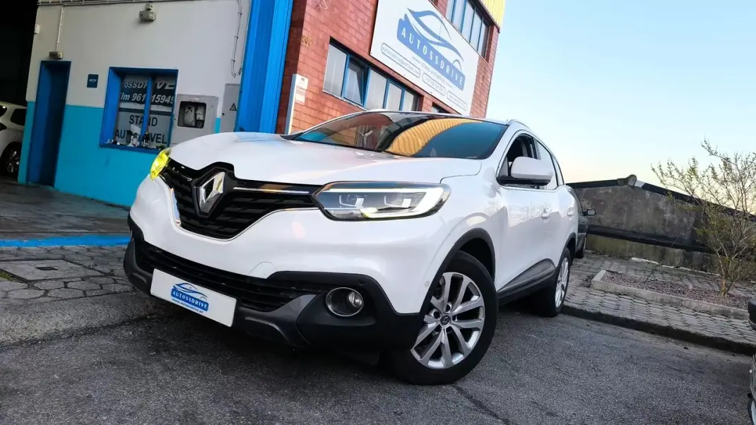 Renault Kadjar 2017 - 12500 EUR, 158000 km - AUTO.MOTO.pt - 158000km - foto 16 de 18