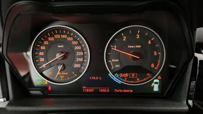 BMW 216 Active Tourer 2017 - 16990 EUR, 118407 km - AUTO.MOTO.pt - 118407km - foto 27 de 72