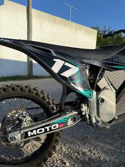 Stark Varg MX 2024 - 10000 EUR, 1 km - AUTO.MOTO.pt - 1km - foto 5 de 13