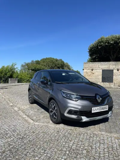 Renault Captur 2019 - 13900 EUR, 73850 km - AUTO.MOTO.pt - 73850km - foto 2 de 18