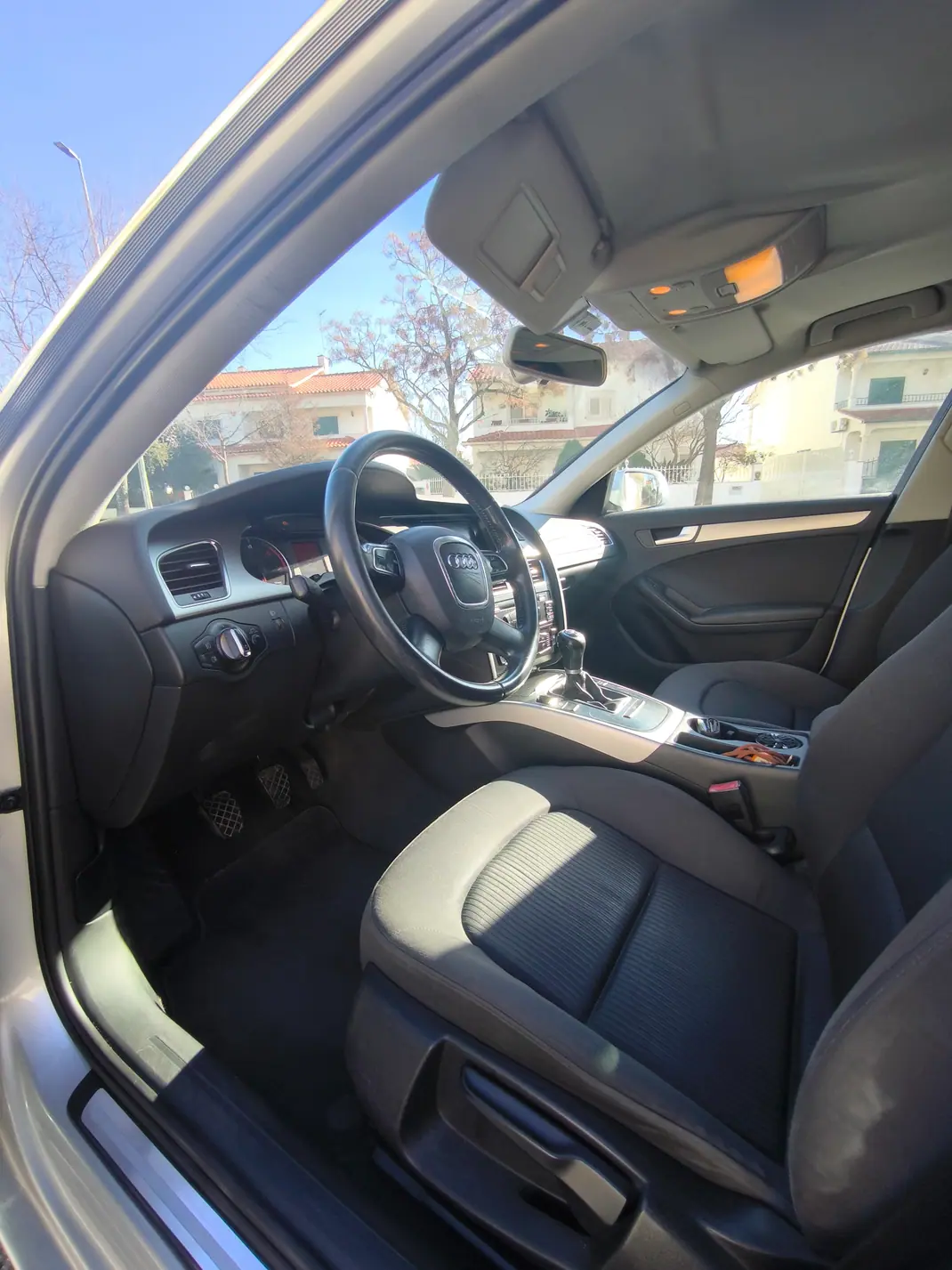 Audi A4 Avant 2010 - 10000 EUR, 232000 km - AUTO.MOTO.pt - 232000km - foto 10 de 10