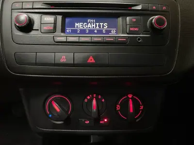 SEAT Ibiza 2014 - 5750 EUR, 290400 km - AUTO.MOTO.pt - 290400km - foto 13 de 19