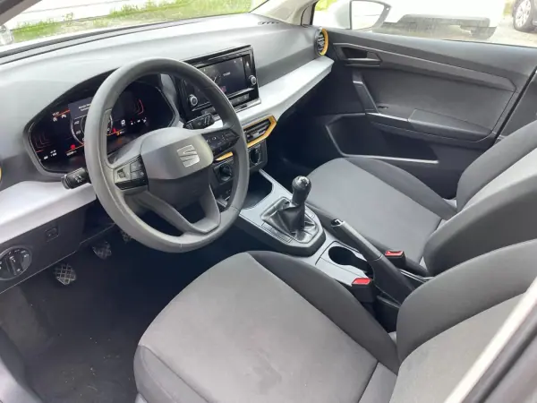 SEAT Ibiza 2023 - 13750 EUR, 52000 km - AUTO.MOTO.pt - 52000km - foto 5 de 13