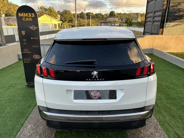 Peugeot 3008 2019 - 13900 EUR, 190000 km - AUTO.MOTO.pt - 190000km - foto 13 de 59