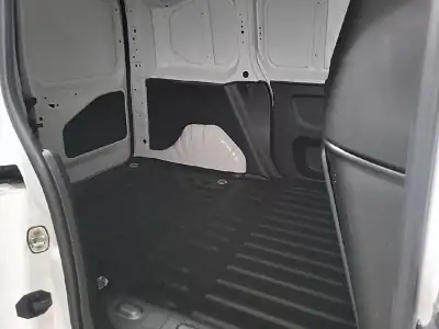 Citroën Berlingo 1.6 HDI Control 2019 - 11400 EUR, 82669 km - AUTO.MOTO.pt - 82669km - foto 15 de 21