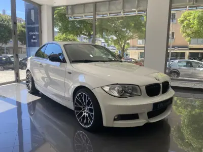 BMW 118 2010 - 9990 EUR, 257544 km - AUTO.MOTO.pt - 257544km - foto 14 de 22